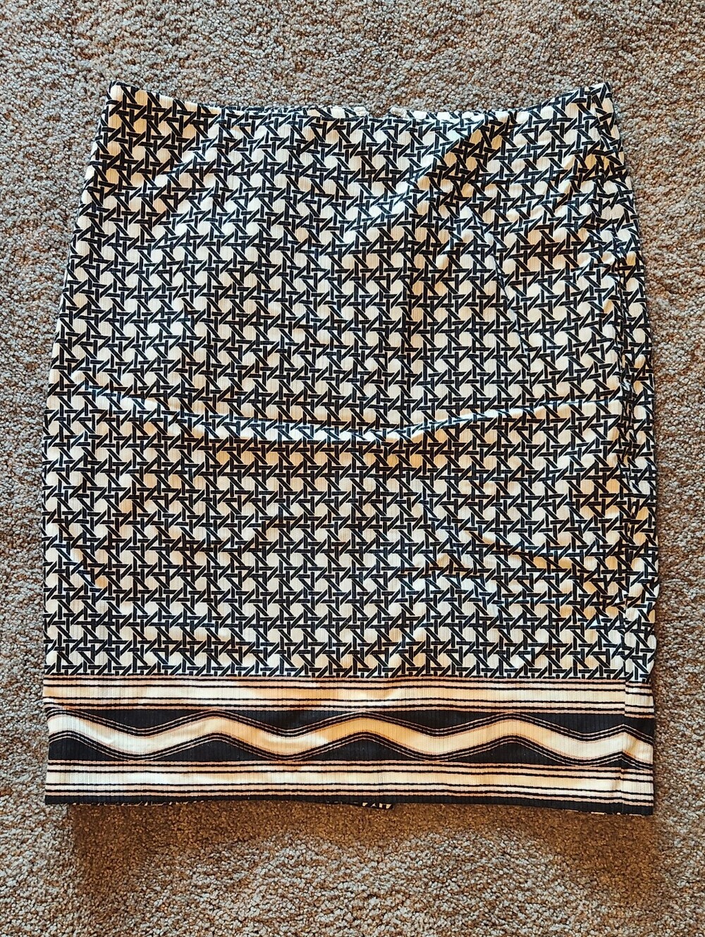 Ann Taylor Black & White Geometric-Print Pencil Skirt
